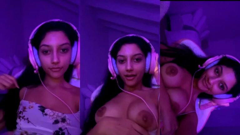 Stremer Girl Showing her Beautiful Boobs